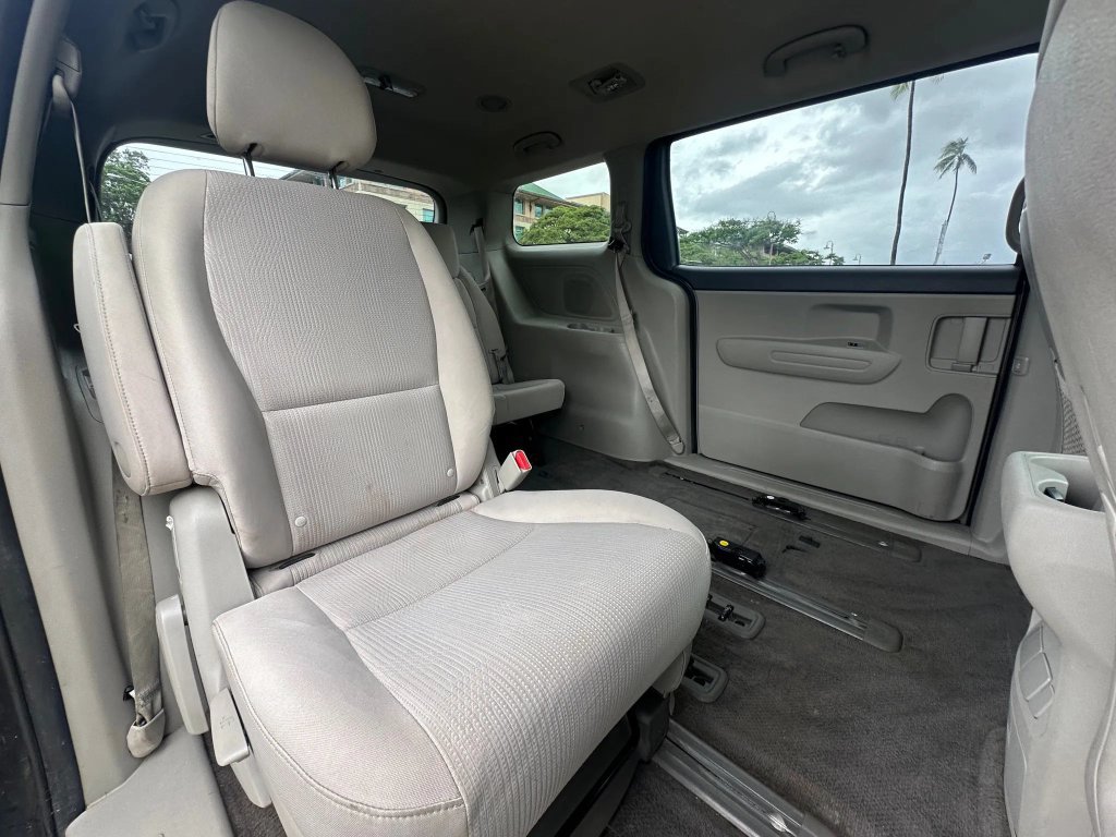 Used 2021 Kia Sedona LX FWD image 12