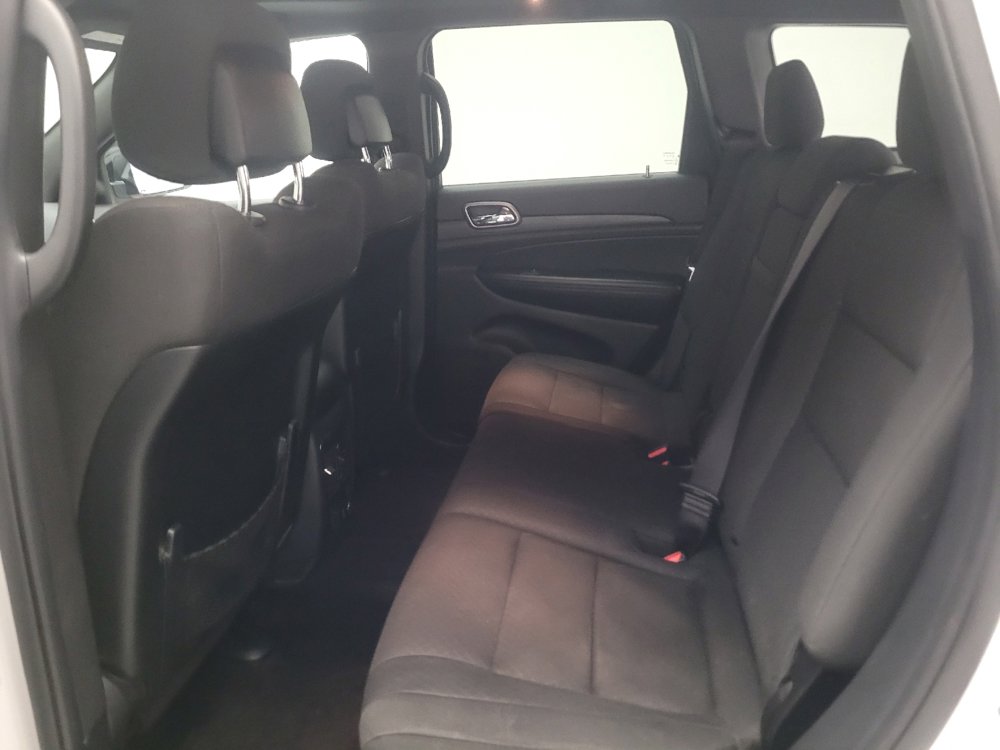 Used 2019 Jeep Grand Cherokee Laredo AWD/4WD image 18