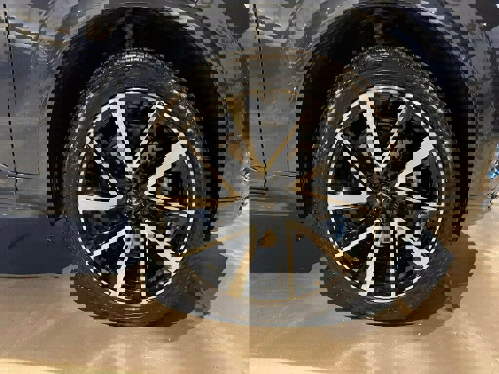 Used 2023 Volvo XC90 B5 Plus w/ Protection Package Premier image 14