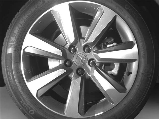 Certified 2025 Honda Pilot Touring image 9