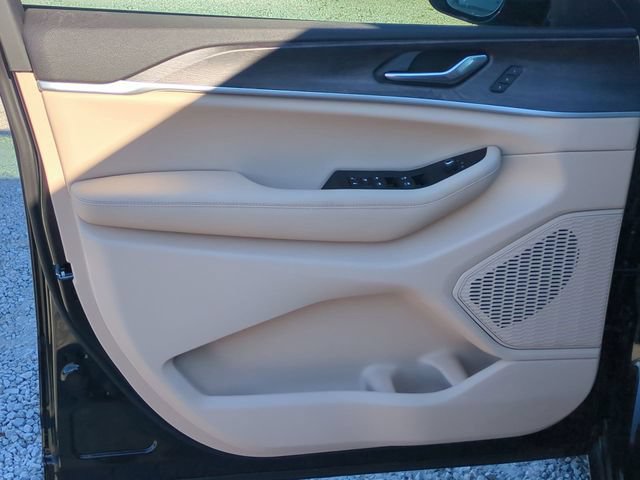 New 2025 Jeep Grand Cherokee L Limited w/ Luxury Tech Group II AWD/4WD image 25