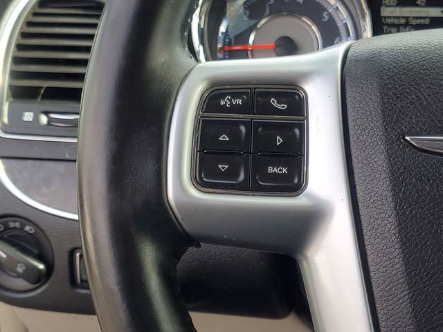 Used 2012 Chrysler Town & Country Touring w/ Entertainment Group #1 FWD image 19