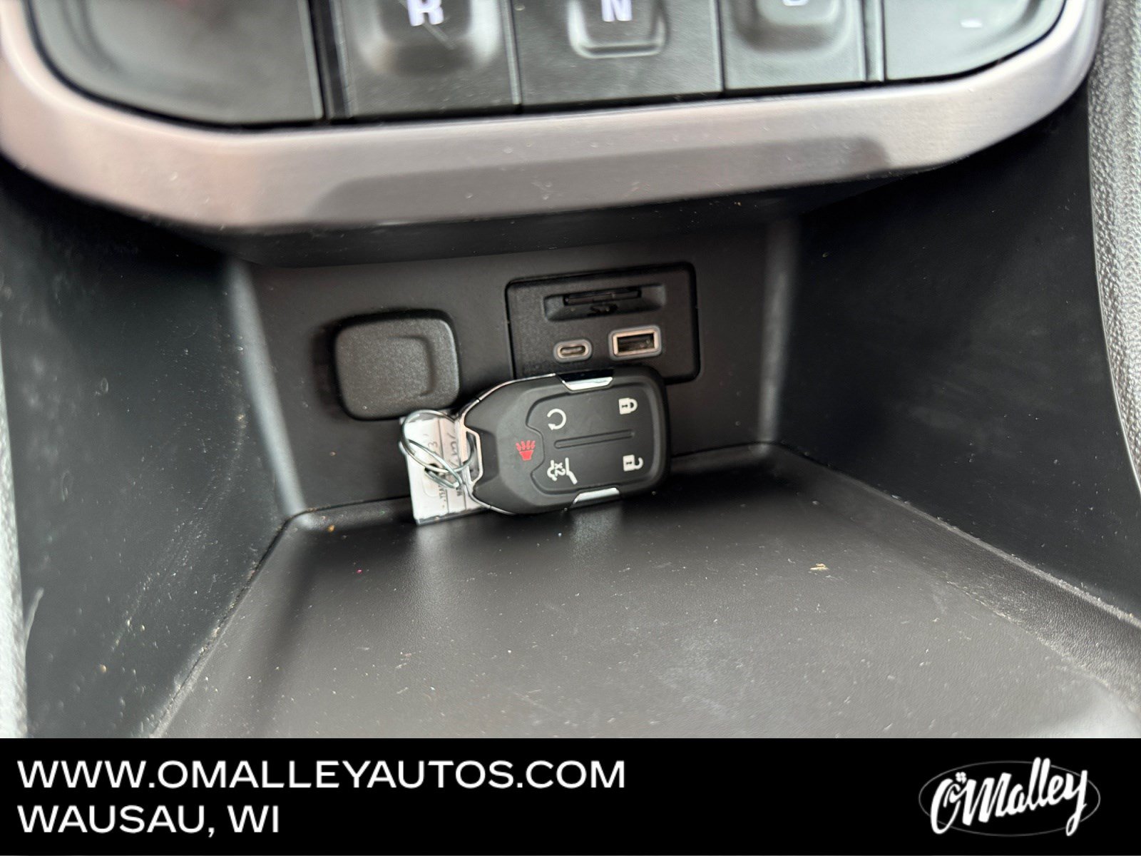 Used 2023 GMC Acadia AT4 w/ Technology Package AWD/4WD image 23