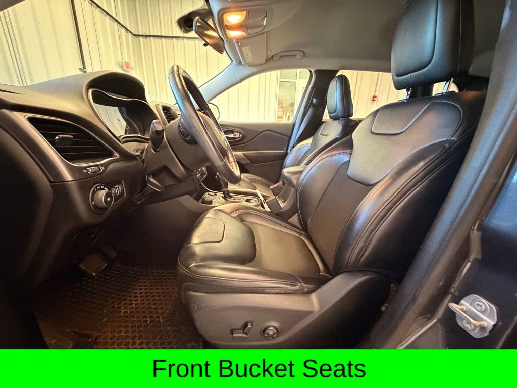 Used 2019 Jeep Cherokee Latitude Plus w/ Cold Weather Group image 14