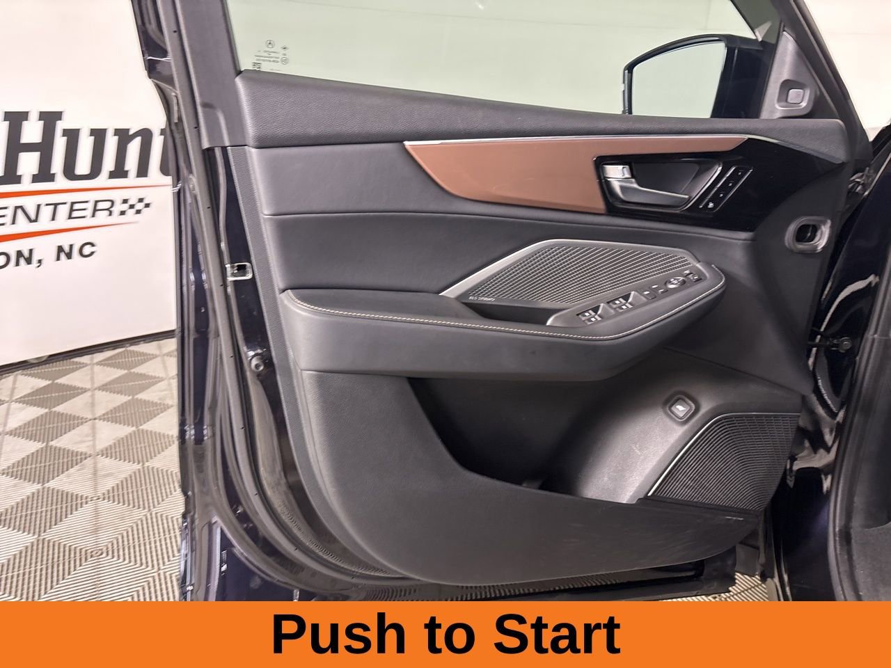 Used 2022 Acura MDX SH-AWD w/ Technology Package image 9