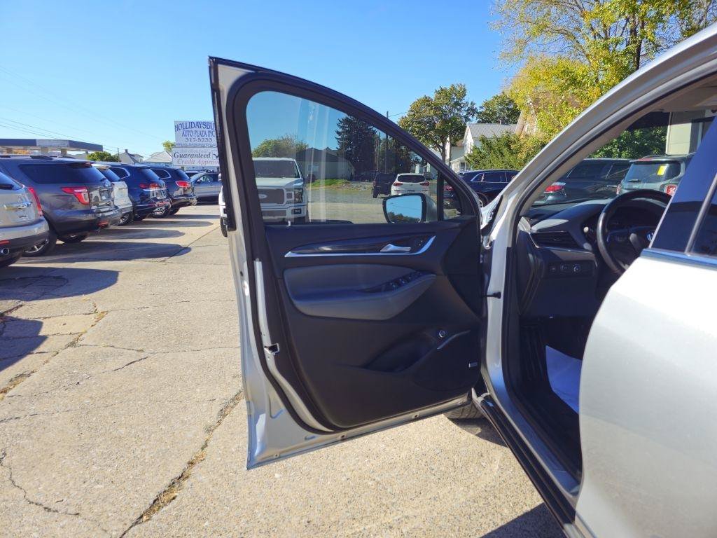 Used 2021 Buick Enclave Essence w/ Sound and Sites Package AWD/4WD image 15