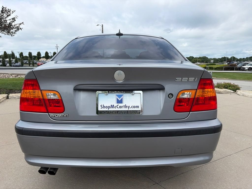 Used 2004 BMW 325i Sedan RWD image 11