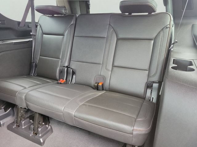 Used 2024 Chevrolet Suburban High Country AWD/4WD image 13