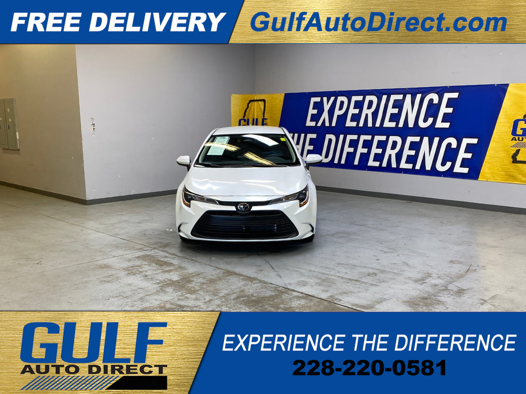 Used 2026 Toyota Corolla LE FWD image 3