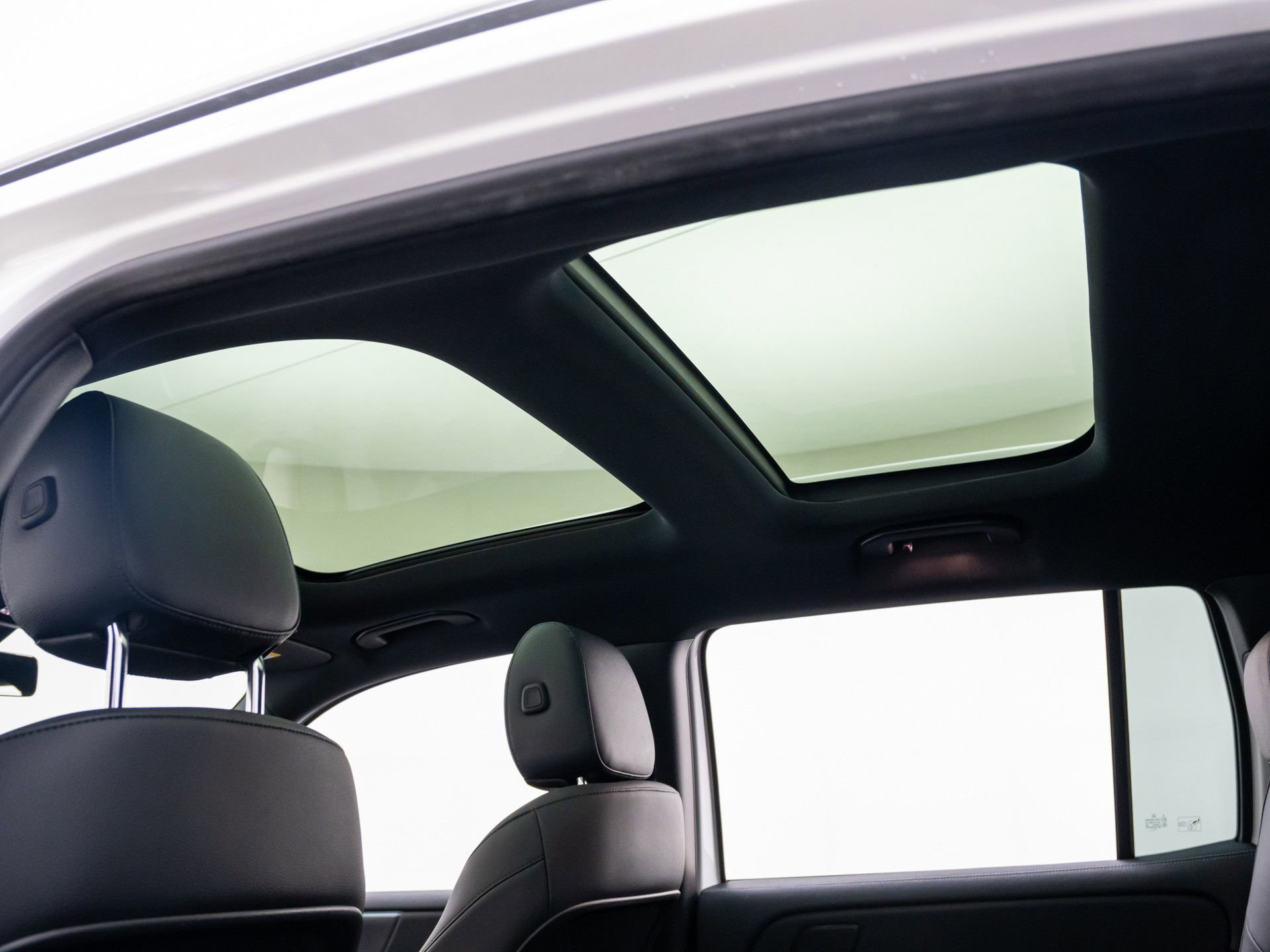 Used 2023 Mercedes-Benz EQB 300 4MATIC image 20