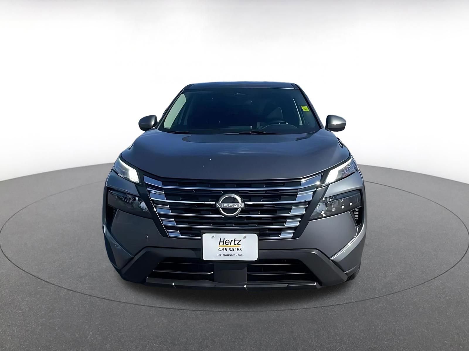 Used 2025 Nissan Rogue SV image 4