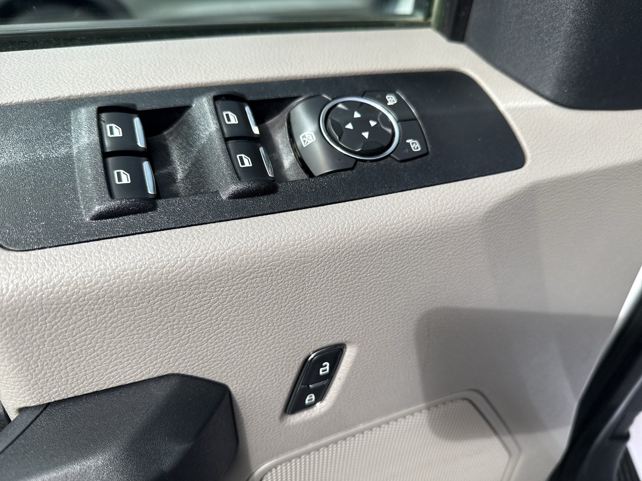 Used 2022 Ford F250 XL w/ Power Equipment Group AWD/4WD image 15