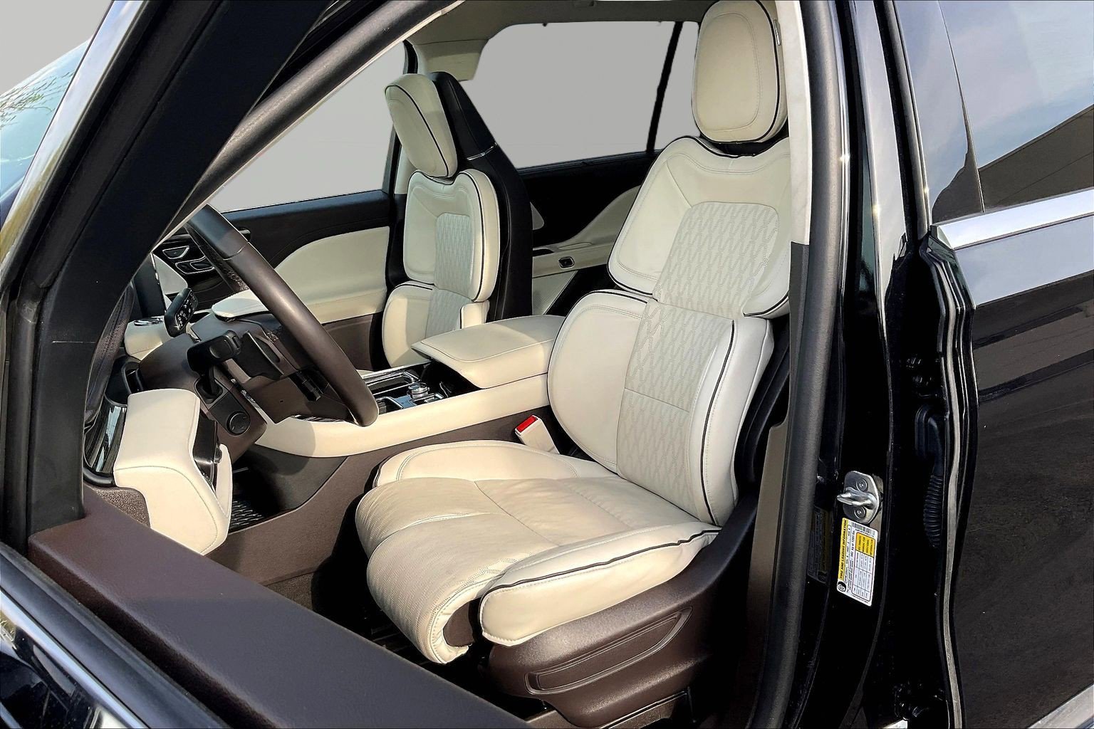 Used 2023 Lincoln Aviator Black Label Grand Touring AWD/4WD image 21