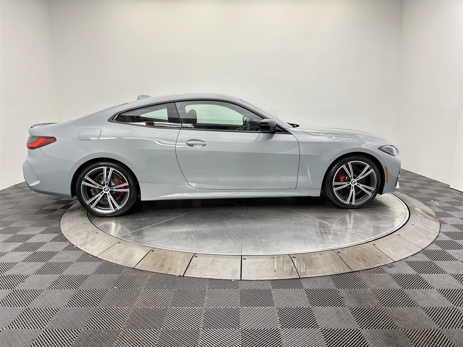 Used 2023 BMW 430i xDrive Coupe w/ M Sport Package AWD/4WD image 17