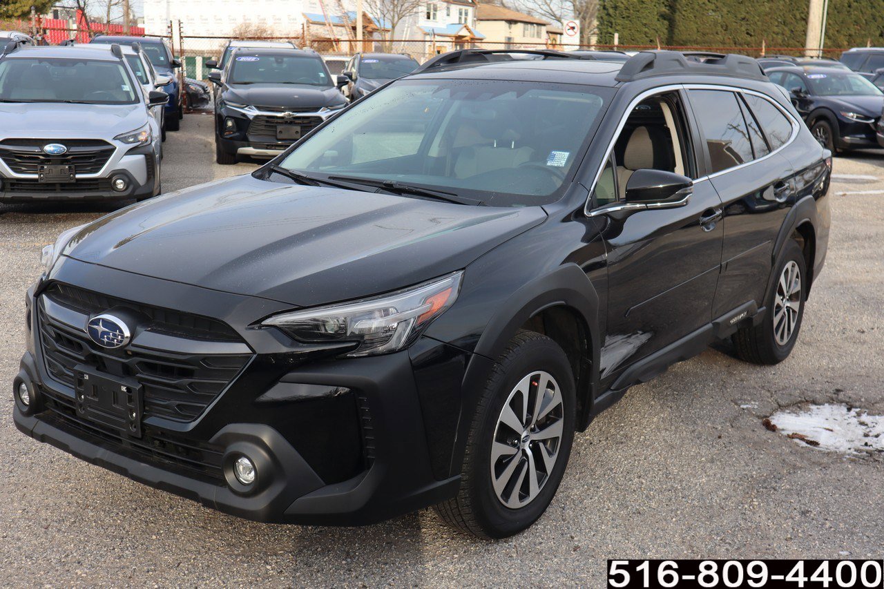 Used 2023 Subaru Outback Premium image 8