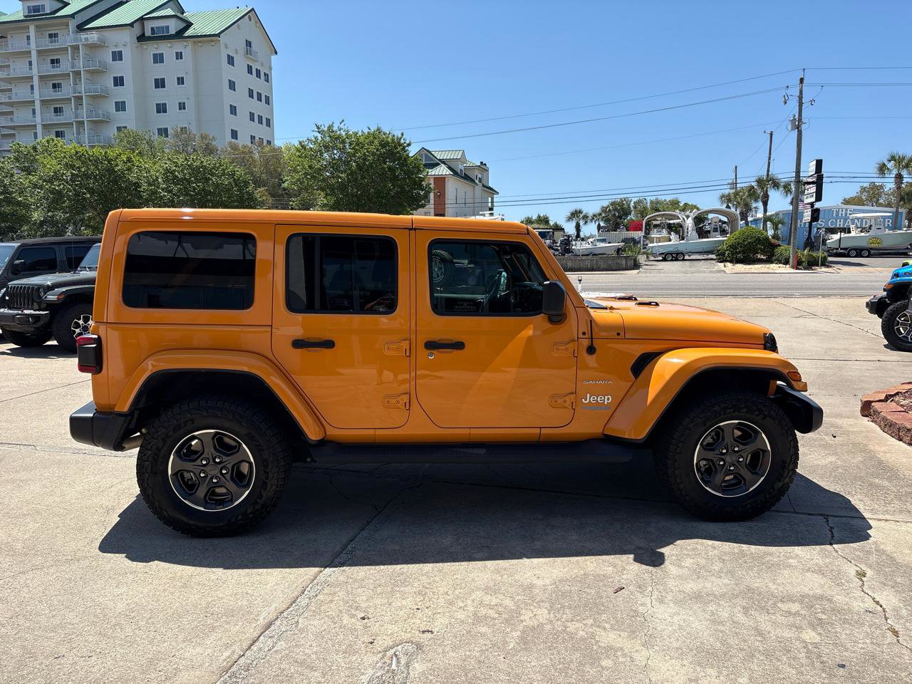Used 2021 Jeep Wrangler Unlimited Sahara w/ Cold Weather Group AWD/4WD image 5