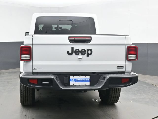 Used 2020 Jeep Gladiator Overland AWD/4WD image 9