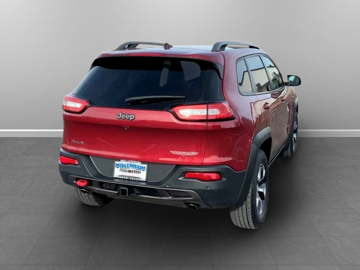 Used 2017 Jeep Cherokee Trailhawk w/ Comfort/Convenience Group AWD/4WD image 4