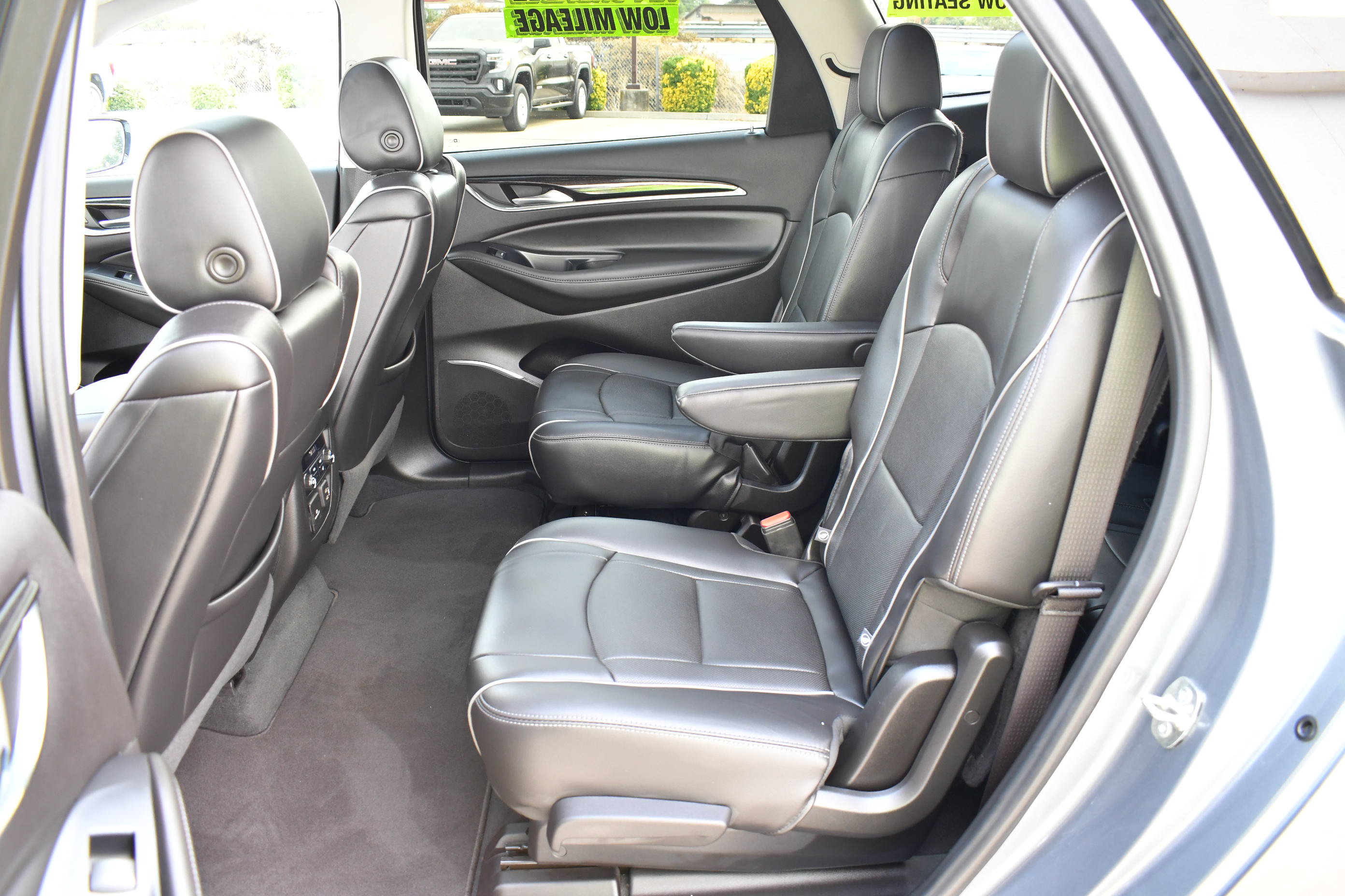 Used 2021 Buick Enclave Avenir w/ Avenir Technology Package AWD/4WD image 13
