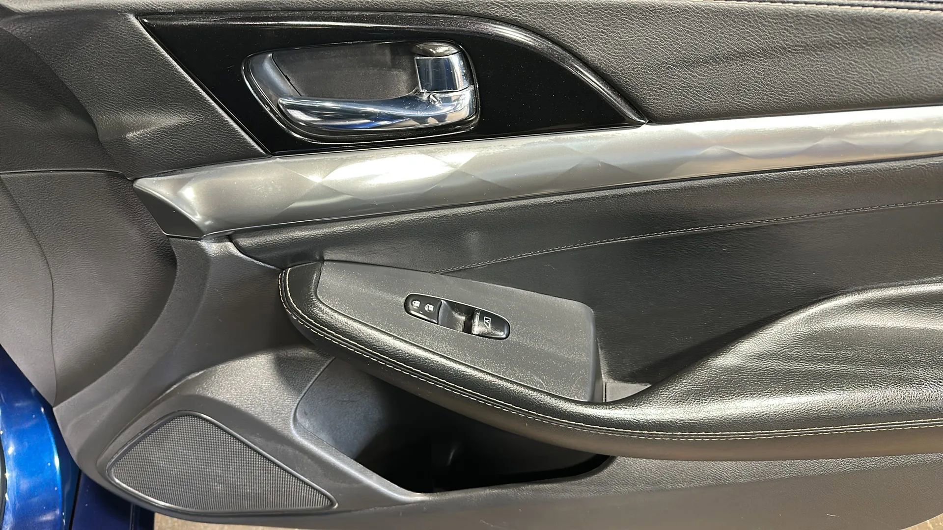 Used 2021 Nissan Maxima 3.5 SV w/ Floor Mat Group FWD image 17