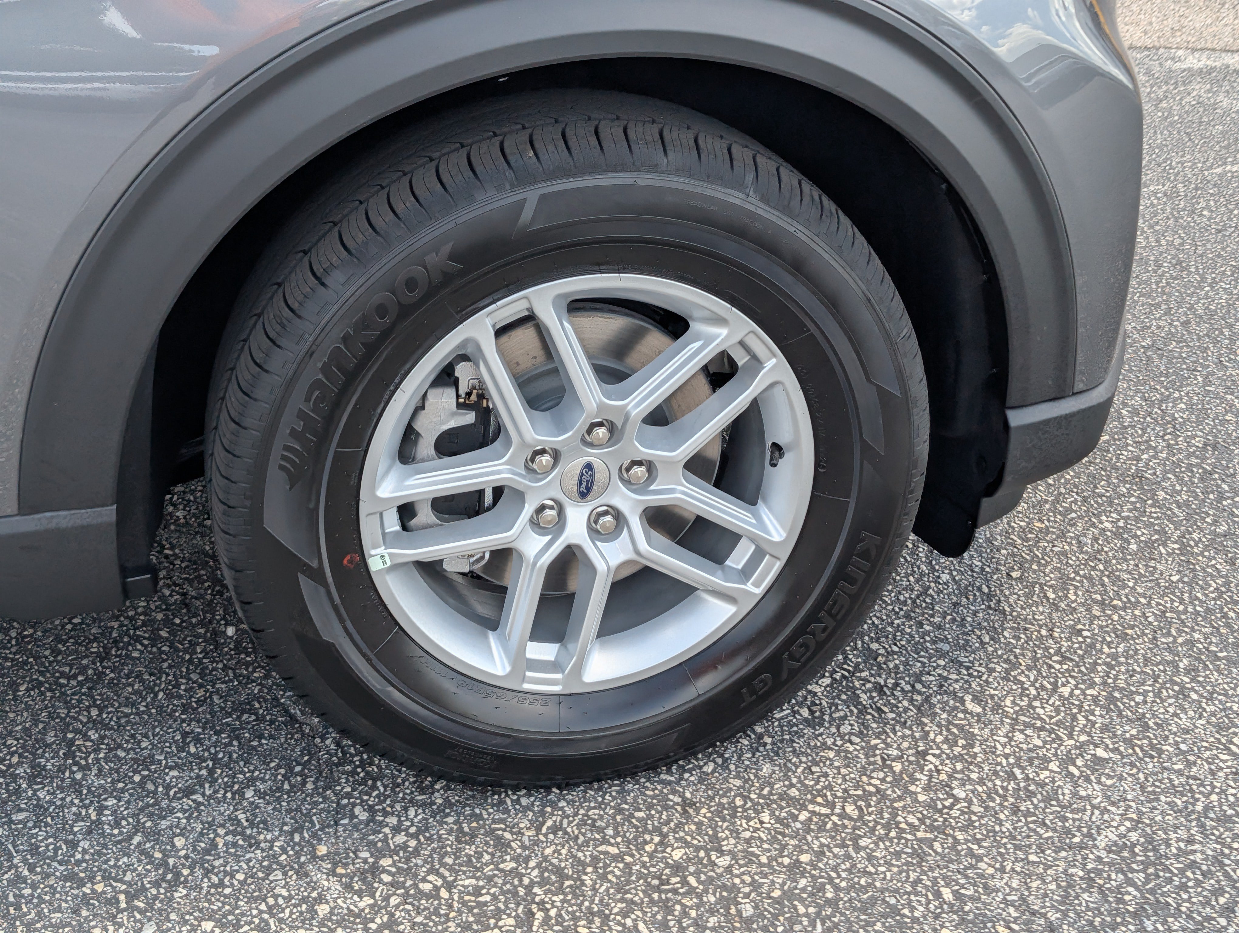 New 2026 Ford Explorer Active RWD image 7