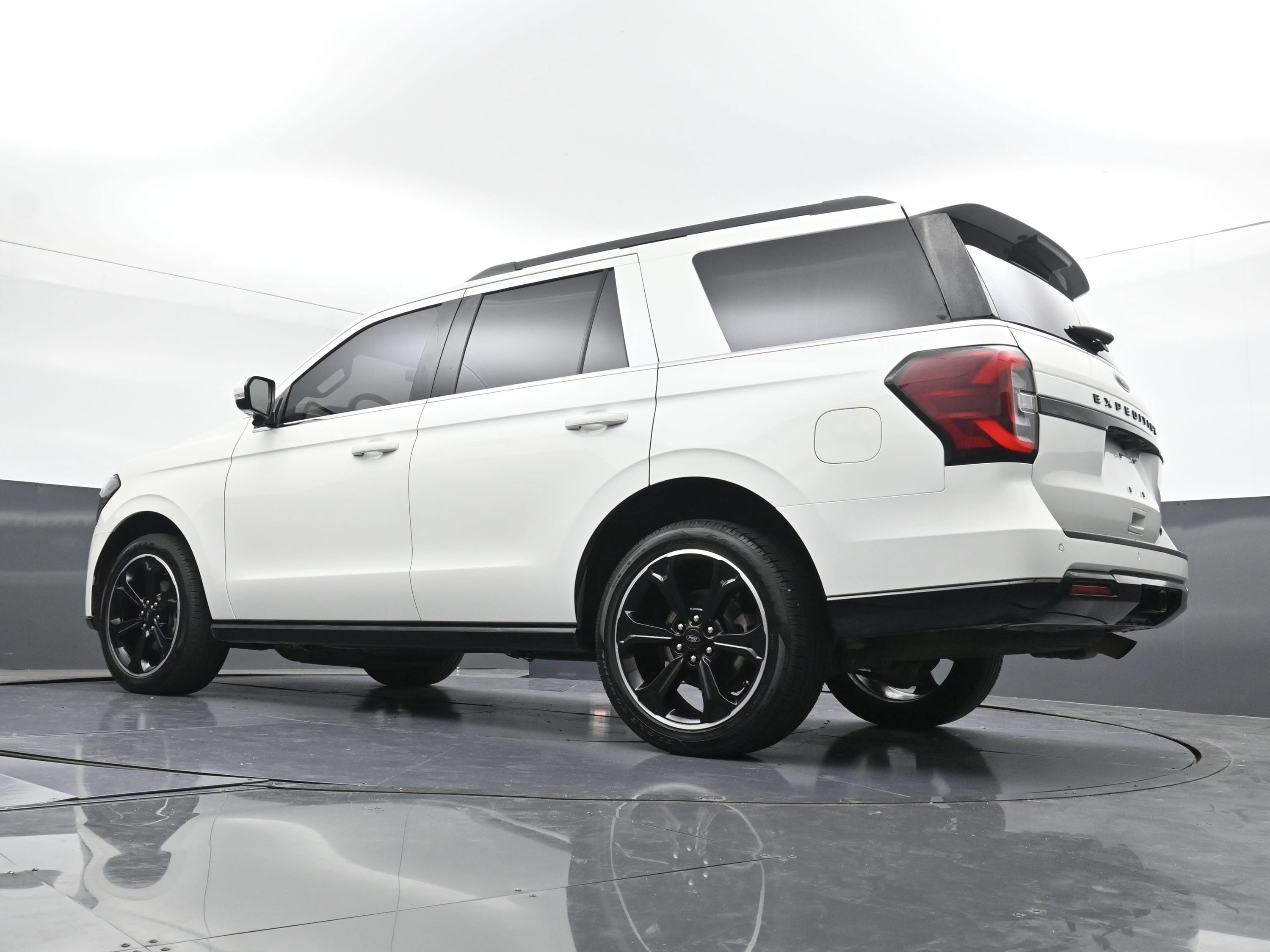 Used 2023 Ford Expedition Limited RWD image 30