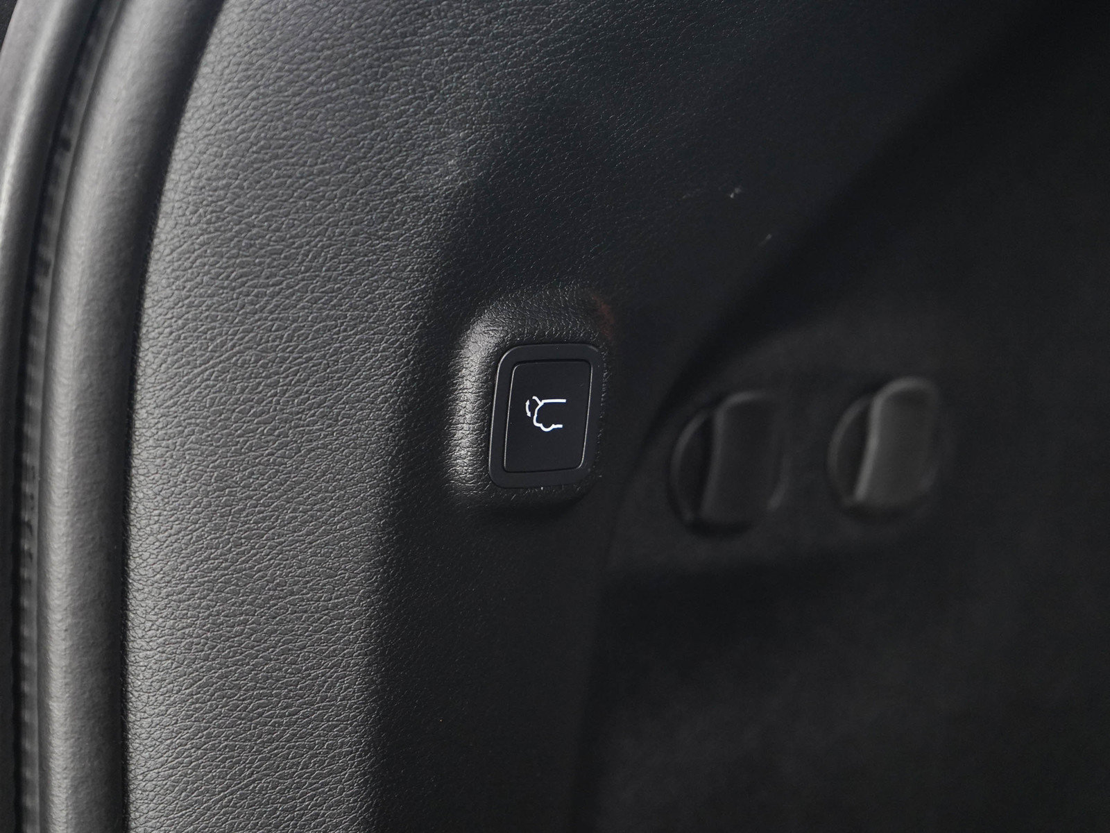 Used 2020 Jeep Cherokee Limited AWD/4WD image 17