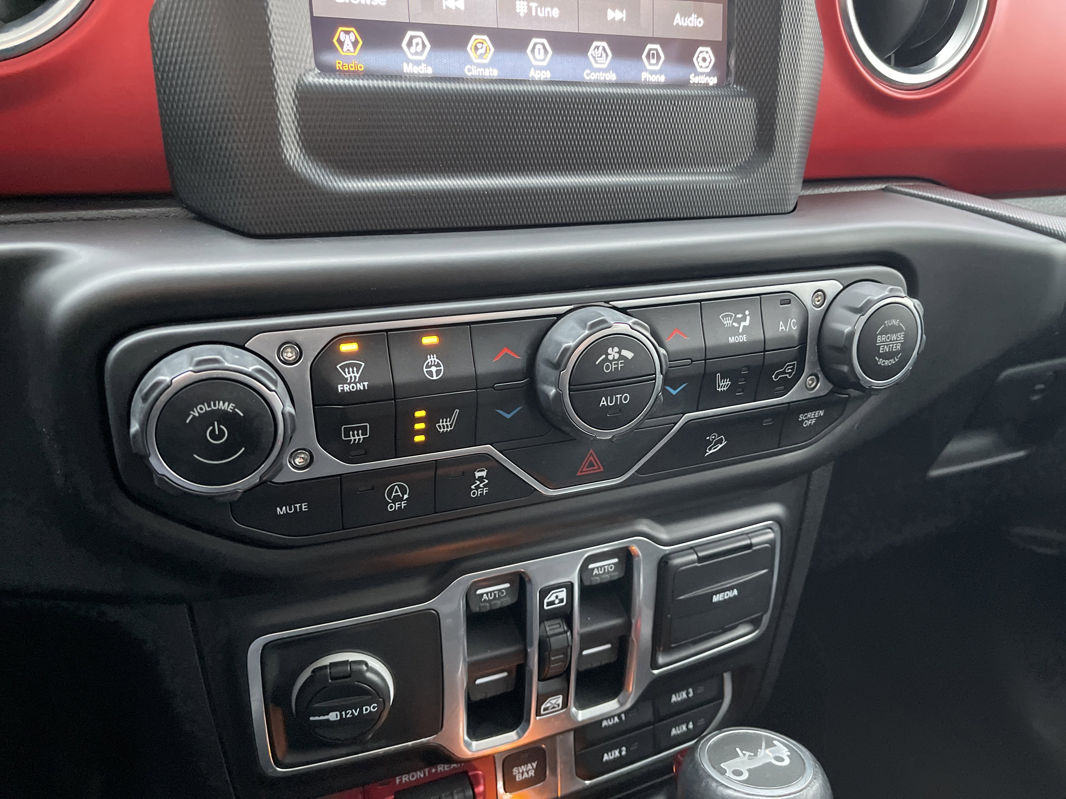 Used 2018 Jeep Wrangler Unlimited Rubicon w/ Steel Bumper Group image 18