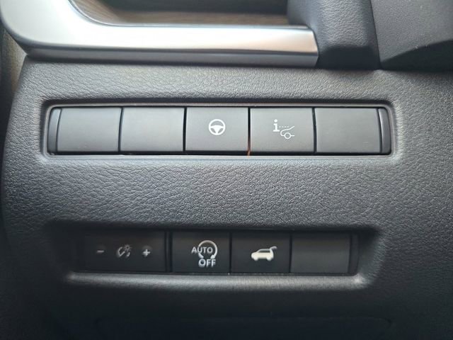 New 2026 Nissan Rogue Platinum image 10