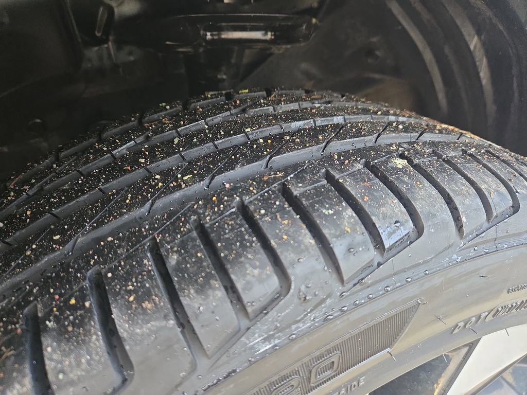 Used 2024 Mitsubishi Outlander SE image 11