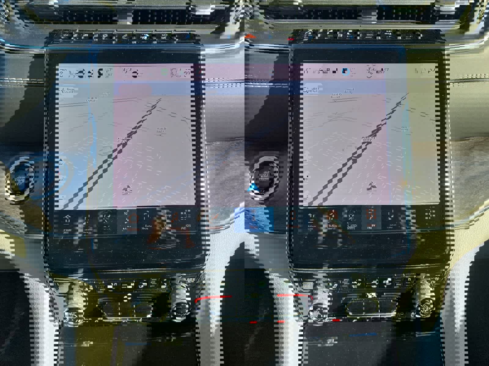 Used 2021 Jeep Grand Cherokee L Overland w/ Luxury Tech Group IV image 17