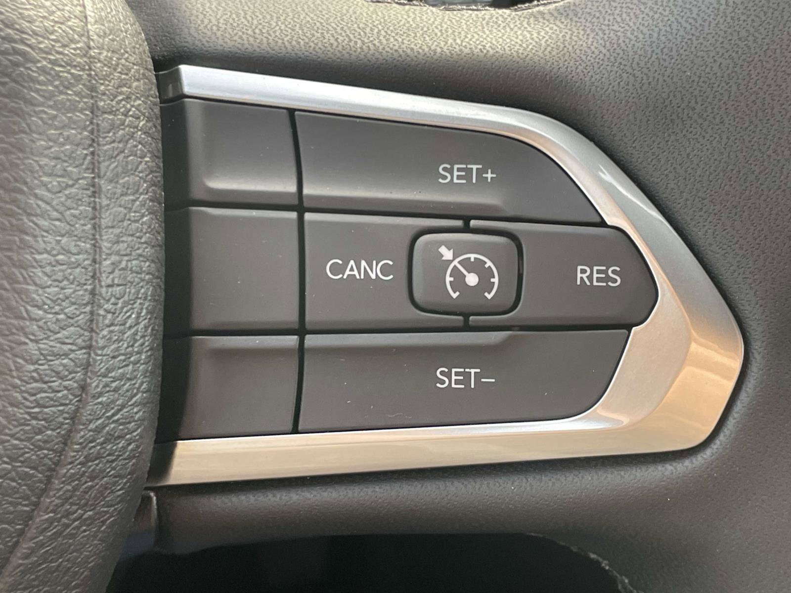 New 2026 Jeep Compass Latitude image 8