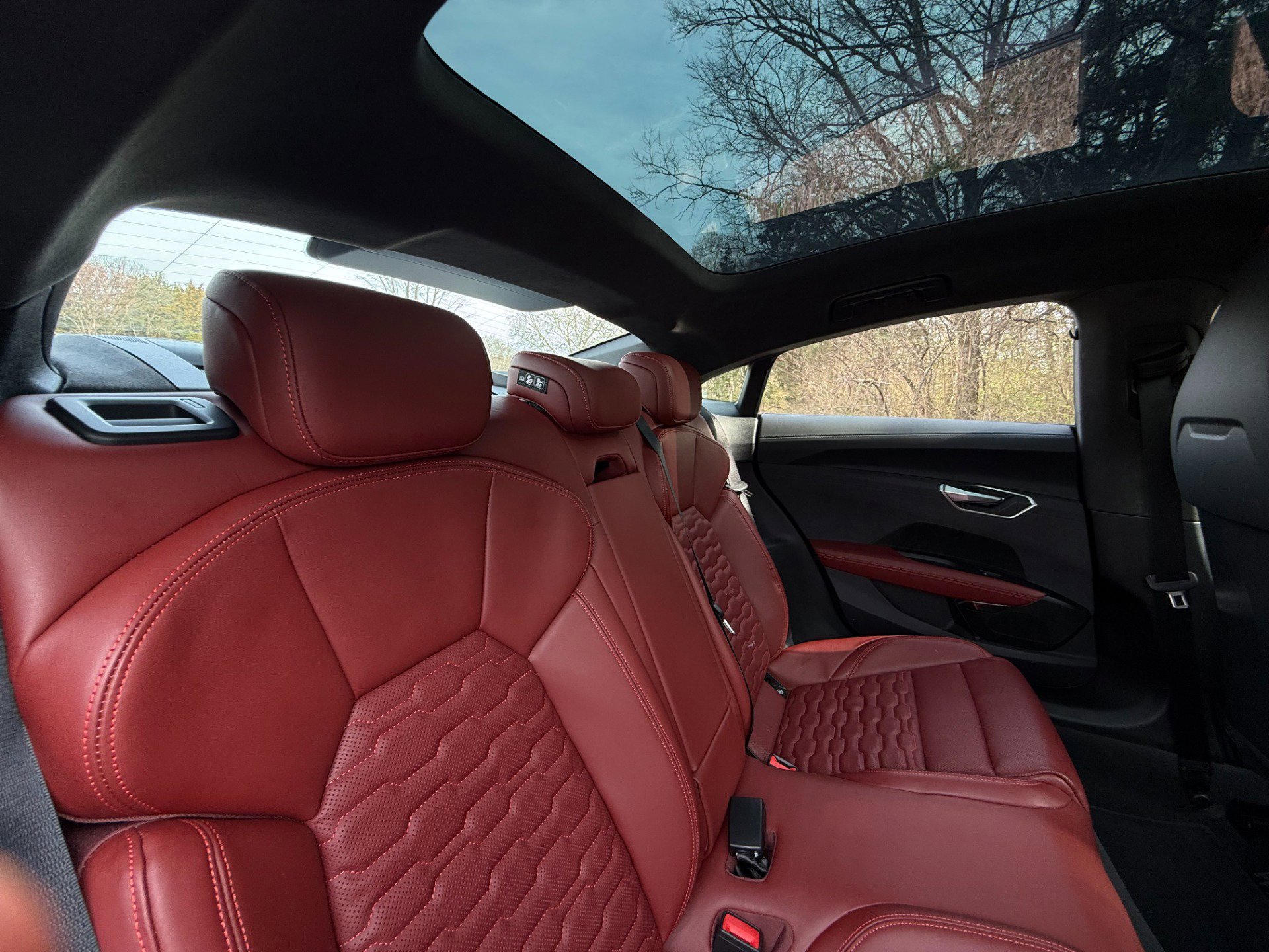 Used 2024 Audi RS e-tron GT w/ Carbon Performance Package image 22