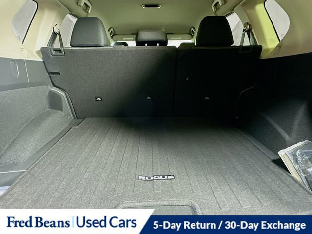 Used 2025 Nissan Rogue SV image 26
