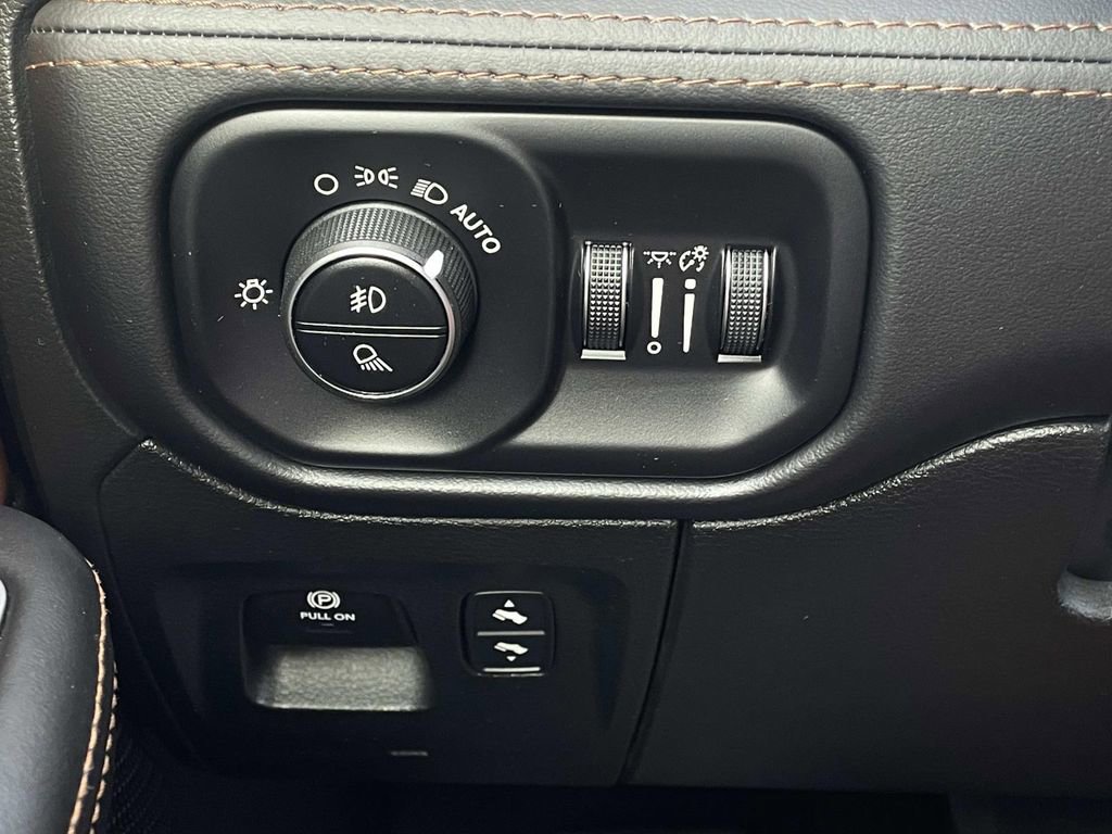 Used 2023 RAM 1500 Limited image 18