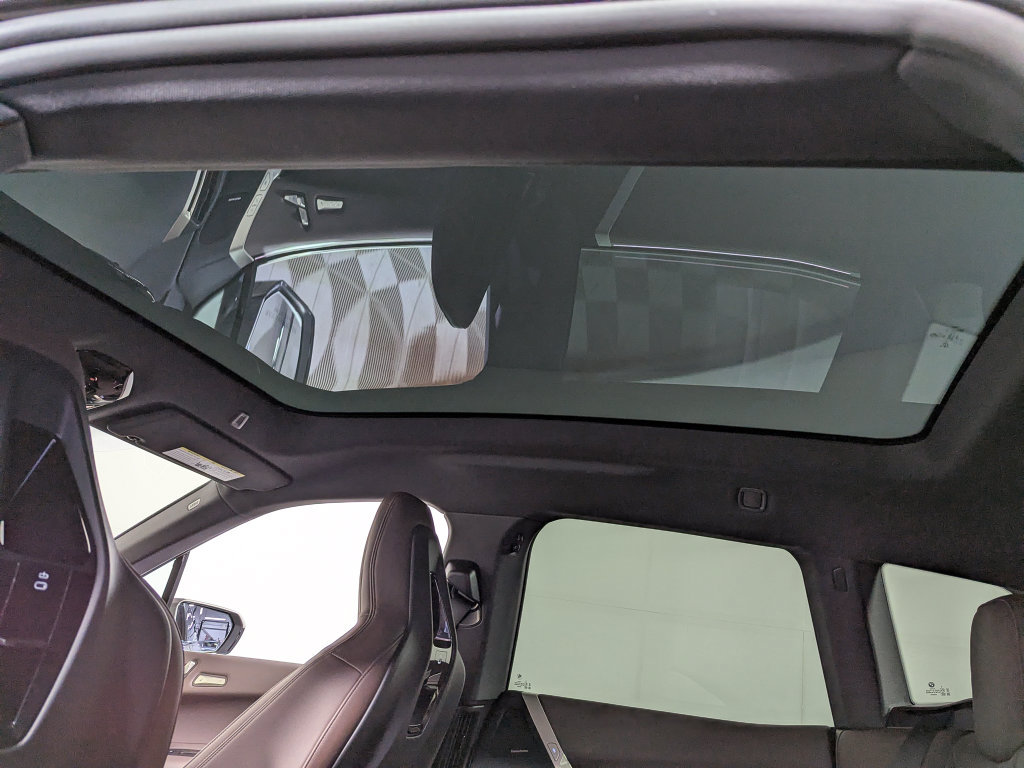 Used 2025 BMW iX xDrive50 w/ Premium Package AWD/4WD image 13