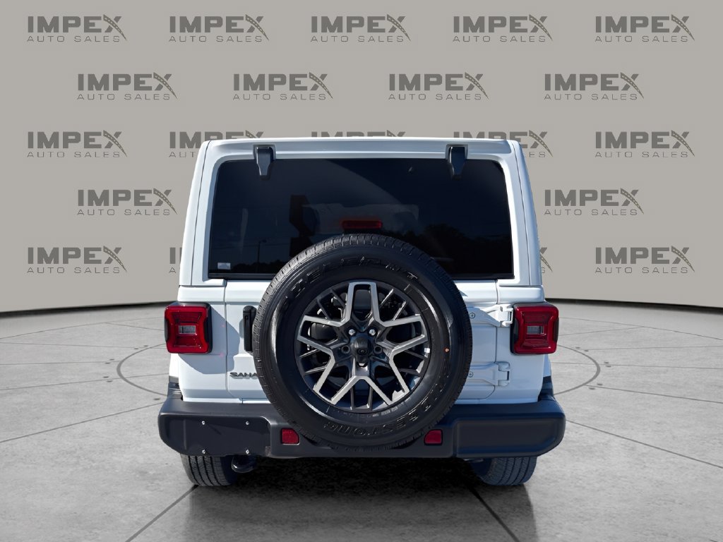 Used 2026 Jeep Wrangler Unlimited Sahara AWD/4WD image 4