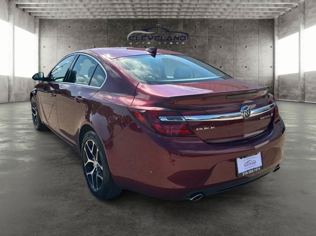 Used 2017 Buick Regal Sport Touring FWD image 5