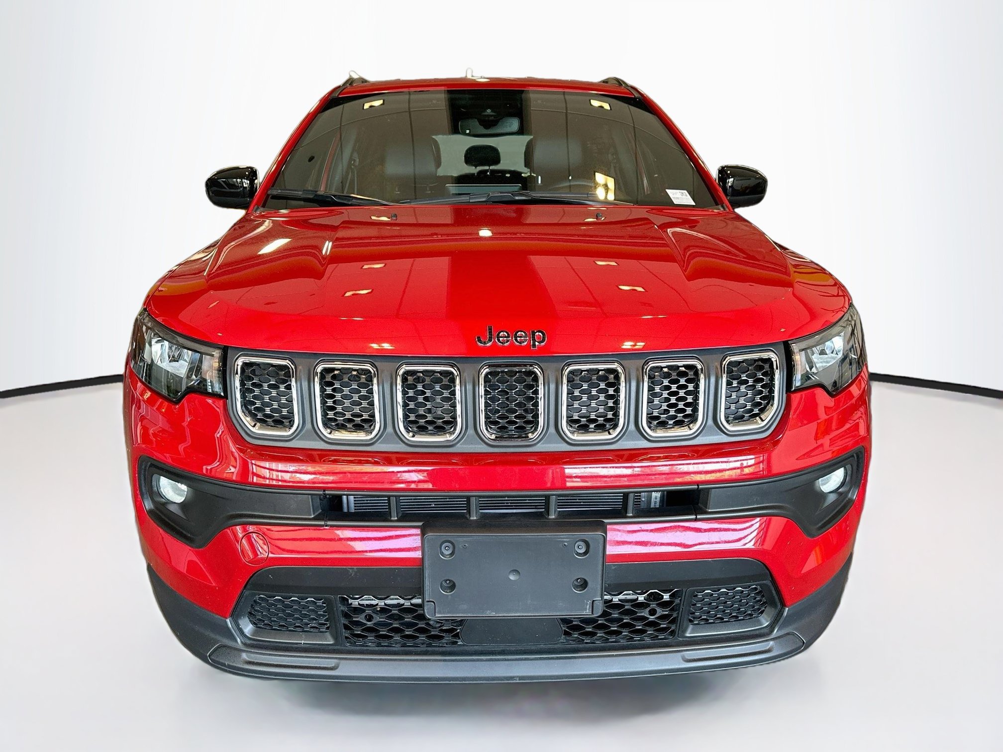 Used 2023 Jeep Compass Latitude AWD/4WD image 2