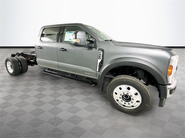 New 2026 Ford F450 4x4 Crew Cab Super Duty image 3