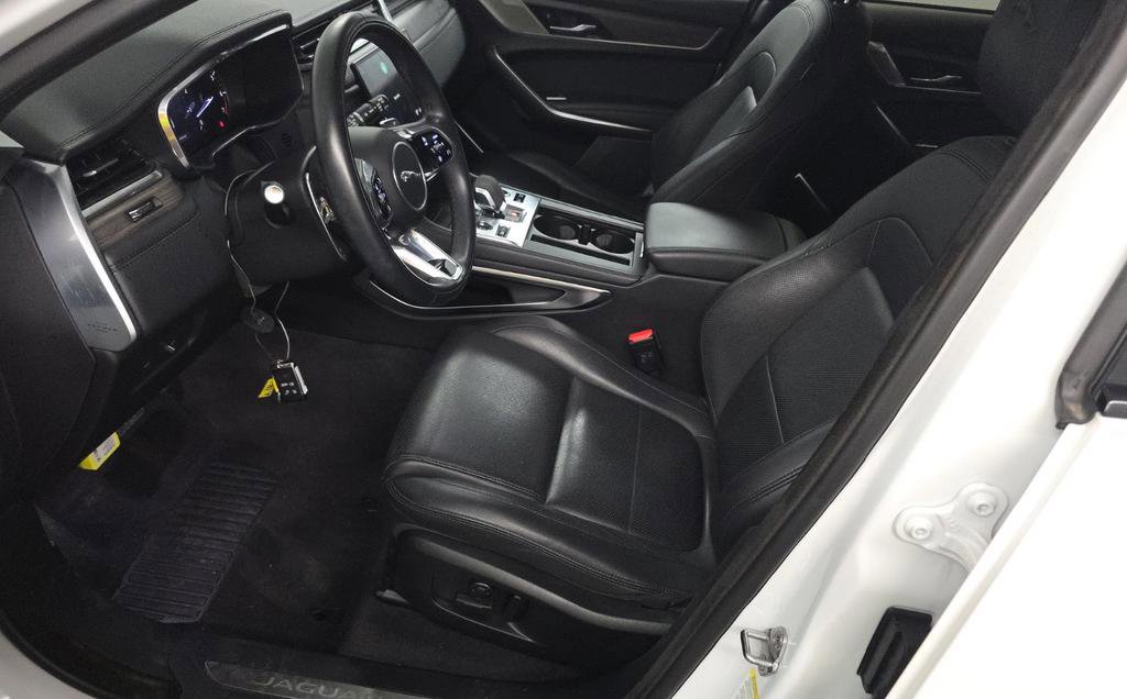 Used 2023 Jaguar F-PACE S image 3