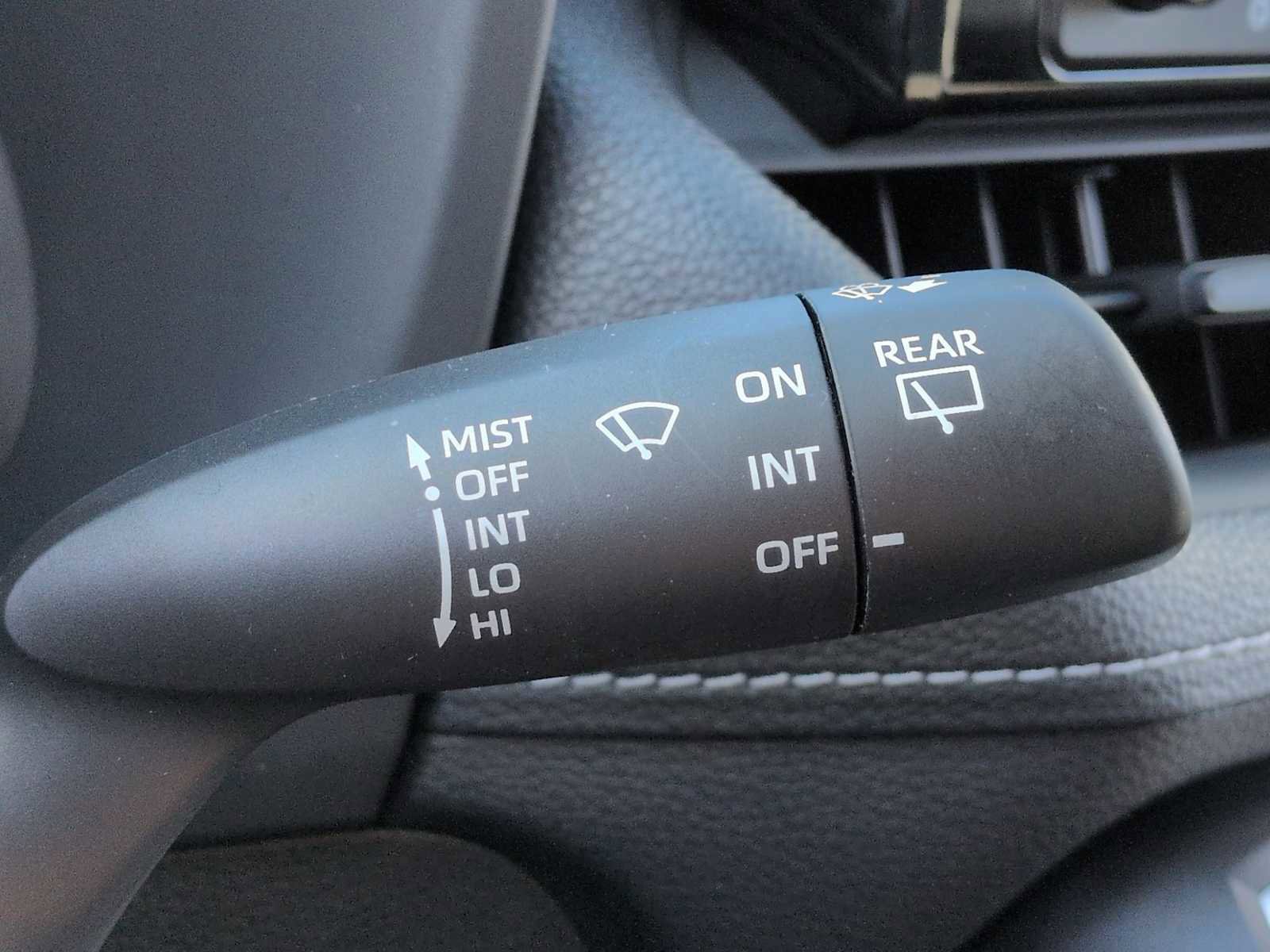 Used 2021 Toyota RAV4 LE image 25