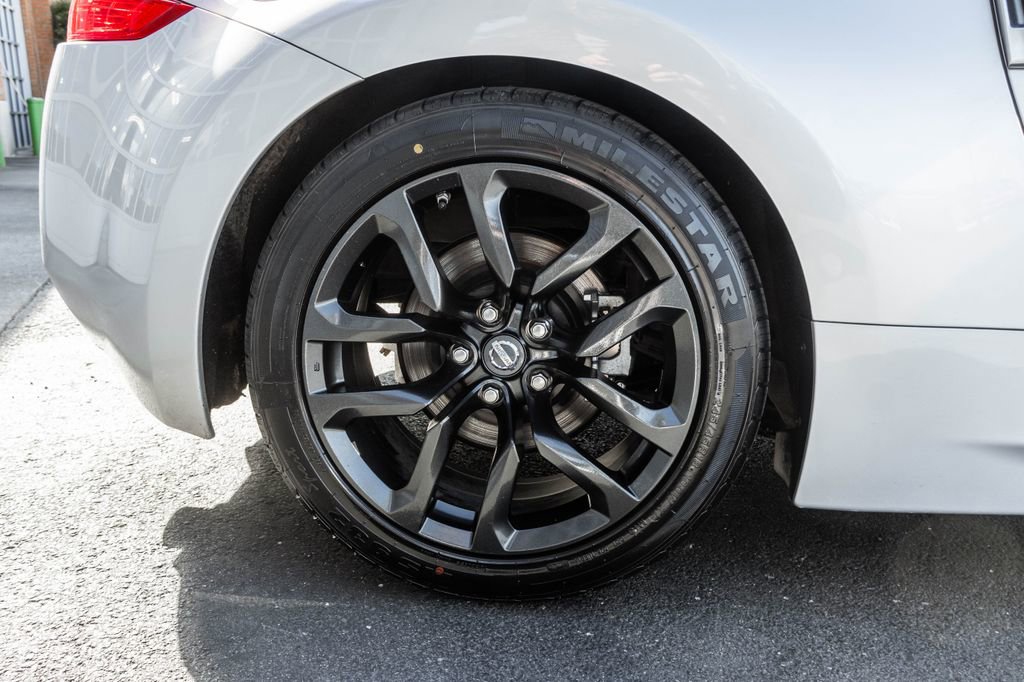 Used 2017 Nissan 370Z Coupe RWD image 24