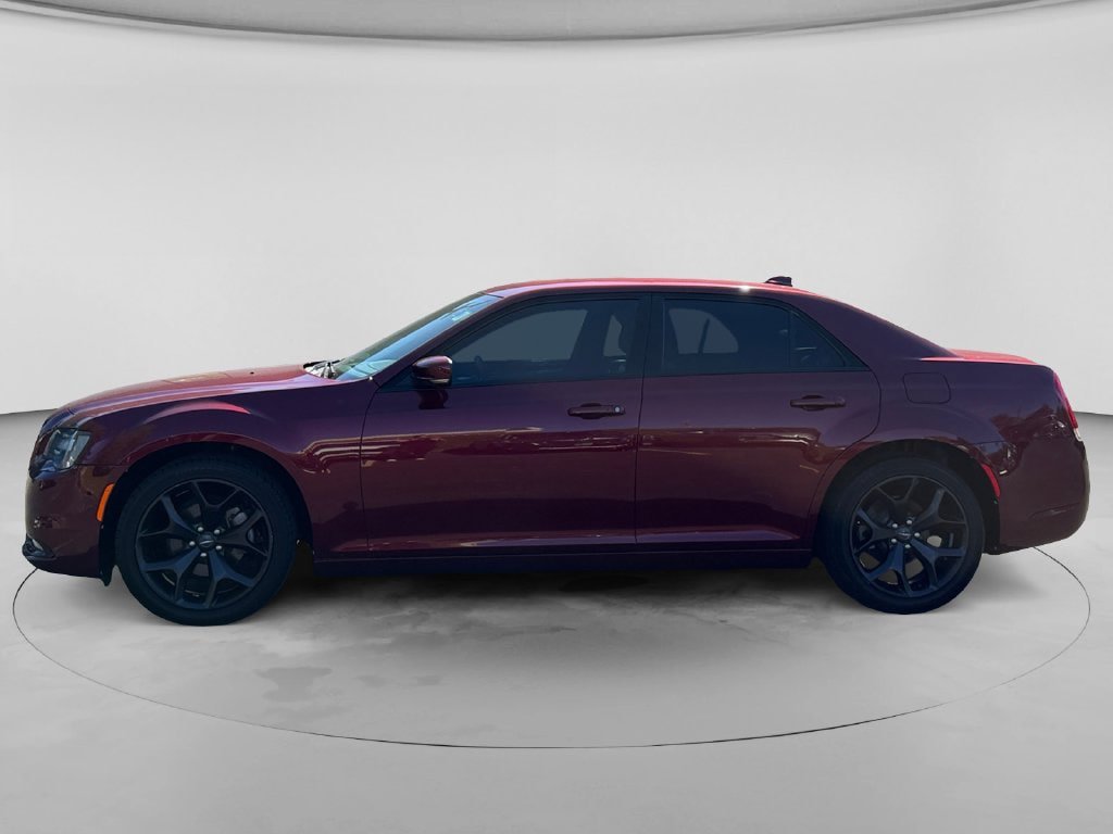 Used 2021 Chrysler 300 S RWD image 2