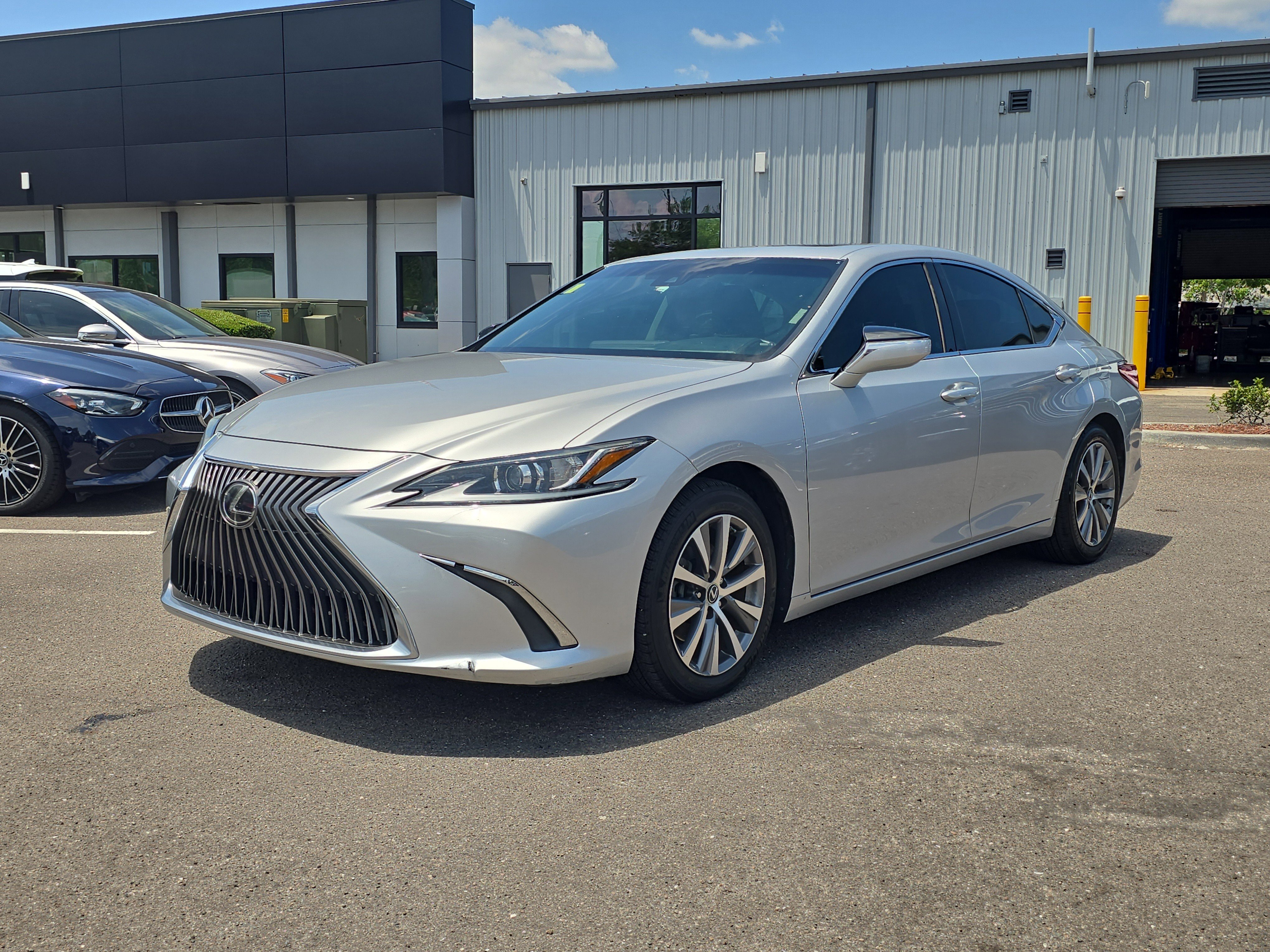 Used 2021 Lexus ES 350 w/ Accessory Package 2 FWD image 4