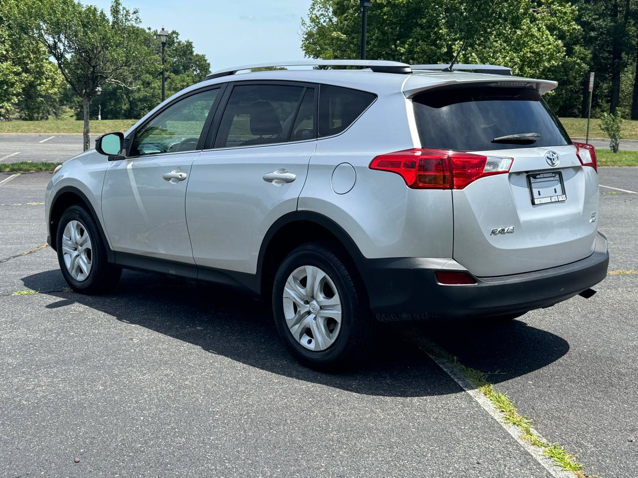 Used 2013 Toyota RAV4 LE AWD/4WD image 10