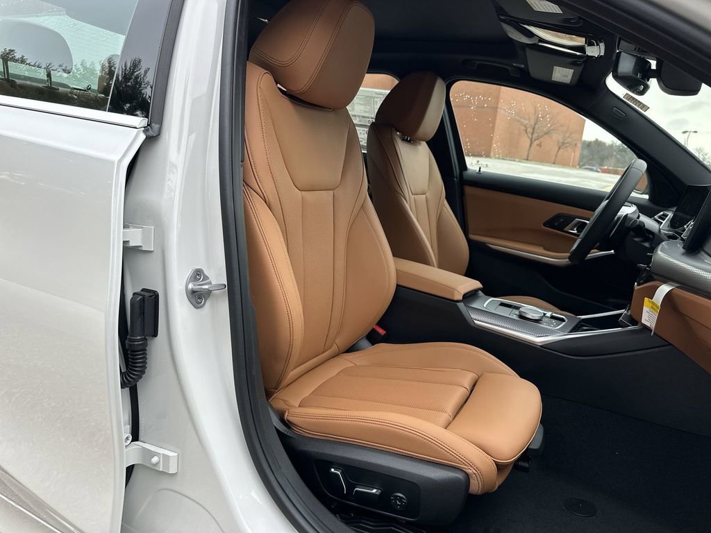 Used 2025 BMW 330i xDrive Sedan w/ M Sport Package image 34