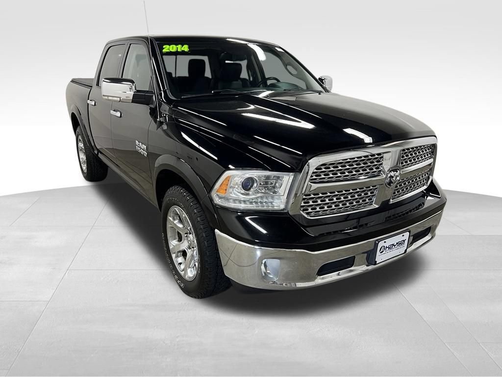 Used 2014 RAM 1500 Laramie AWD/4WD image 2