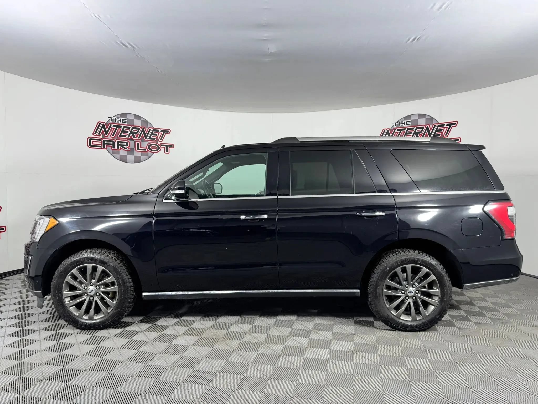 Used 2020 Ford Expedition Limited w/ Equipment Group 301A AWD/4WD image 4