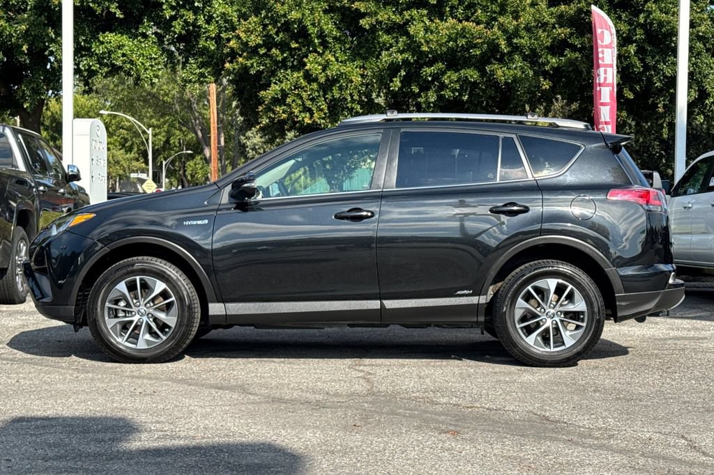 Certified 2018 Toyota RAV4 XLE AWD/4WD image 6